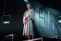 「小沢道成ひとり芝居『鶴かもしれない2022』」より。（Photo by bozzo）