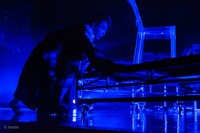 「小沢道成ひとり芝居『鶴かもしれない2022』」より。（Photo by bozzo）