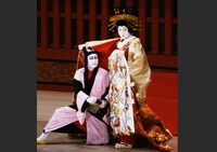 「助六曲輪初花桜」より。(c)松竹