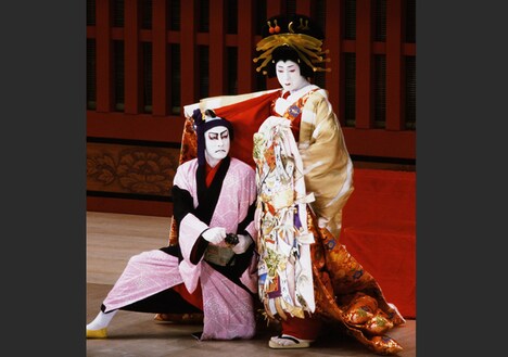 「助六曲輪初花桜」より。(c)松竹