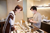 愛希れいか（左）