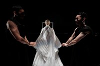 「境界」より、「Near Far Here」の様子。（撮影：篠山紀信）