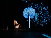 束芋×ヨルグ・ミュラー「もつれる水滴」クリエーションの様子。(c)watsonstudio