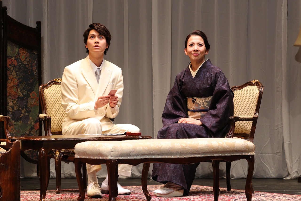 童話作家と青年の純愛描く、霧矢大夢・多和田任益ら出演「薔薇と海賊」開幕