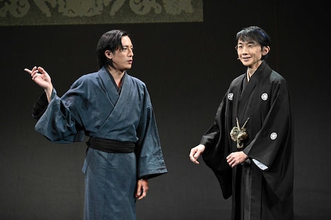 左から内博貴、内海光司。（撮影：大西二士男）(c)浪漫舞台「走れメロス」公演実行委員会2022