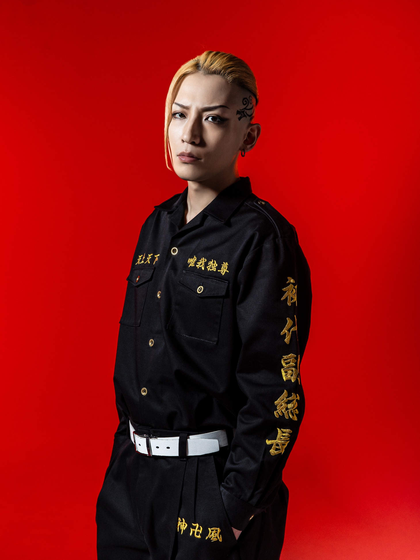 陳内将扮する龍宮寺堅。