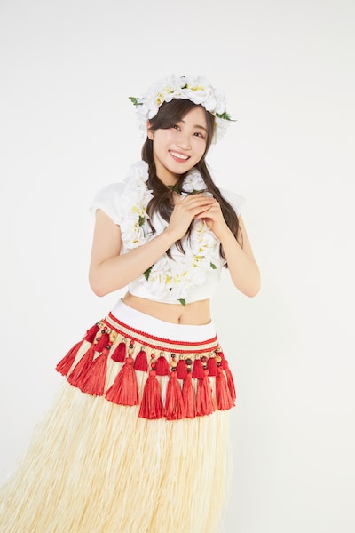 潮紗理菜（日向坂46）のビジュアル。