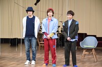 左からウォーリー木下、加藤シゲアキ、須賀健太。