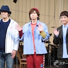 「粛々と運針」開幕、加藤シゲアキが弟役の須賀健太に「どっちが兄かわからない」