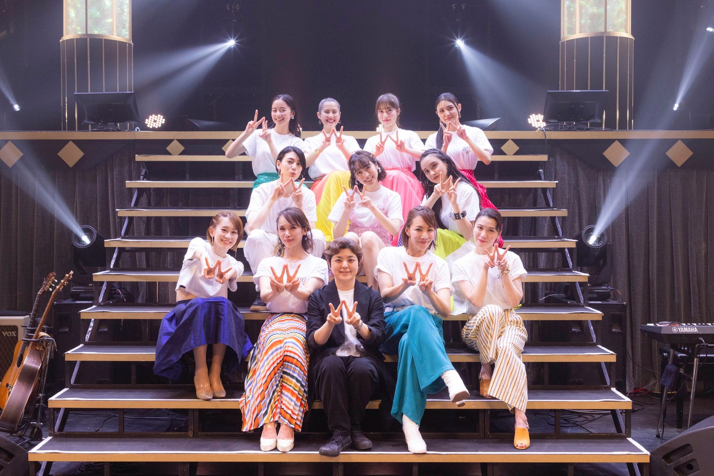 「AMUSE PRESENTS SUPER HANDSOME W LIVE“HANDSOME”is not just for men.」出演者と、構成・演出の小林香（下段中央）。