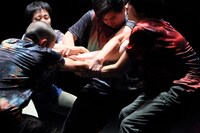 「Sign」より。（撮影：前谷開）