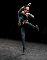 ダニエル・リネハン「BODY OF WORK」より。(c)大洞博靖