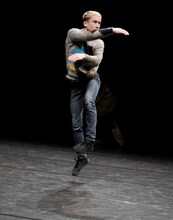 ダニエル・リネハン「BODY OF WORK」より。(c)大洞博靖