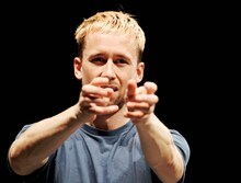 ダニエル・リネハン「BODY OF WORK」より。(c)大洞博靖