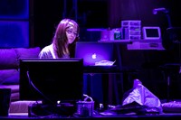 パルコ・プロデュース「裏切りの街」より。（撮影：岡千里）