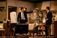 パルコ・プロデュース「裏切りの街」より。（撮影：岡千里）