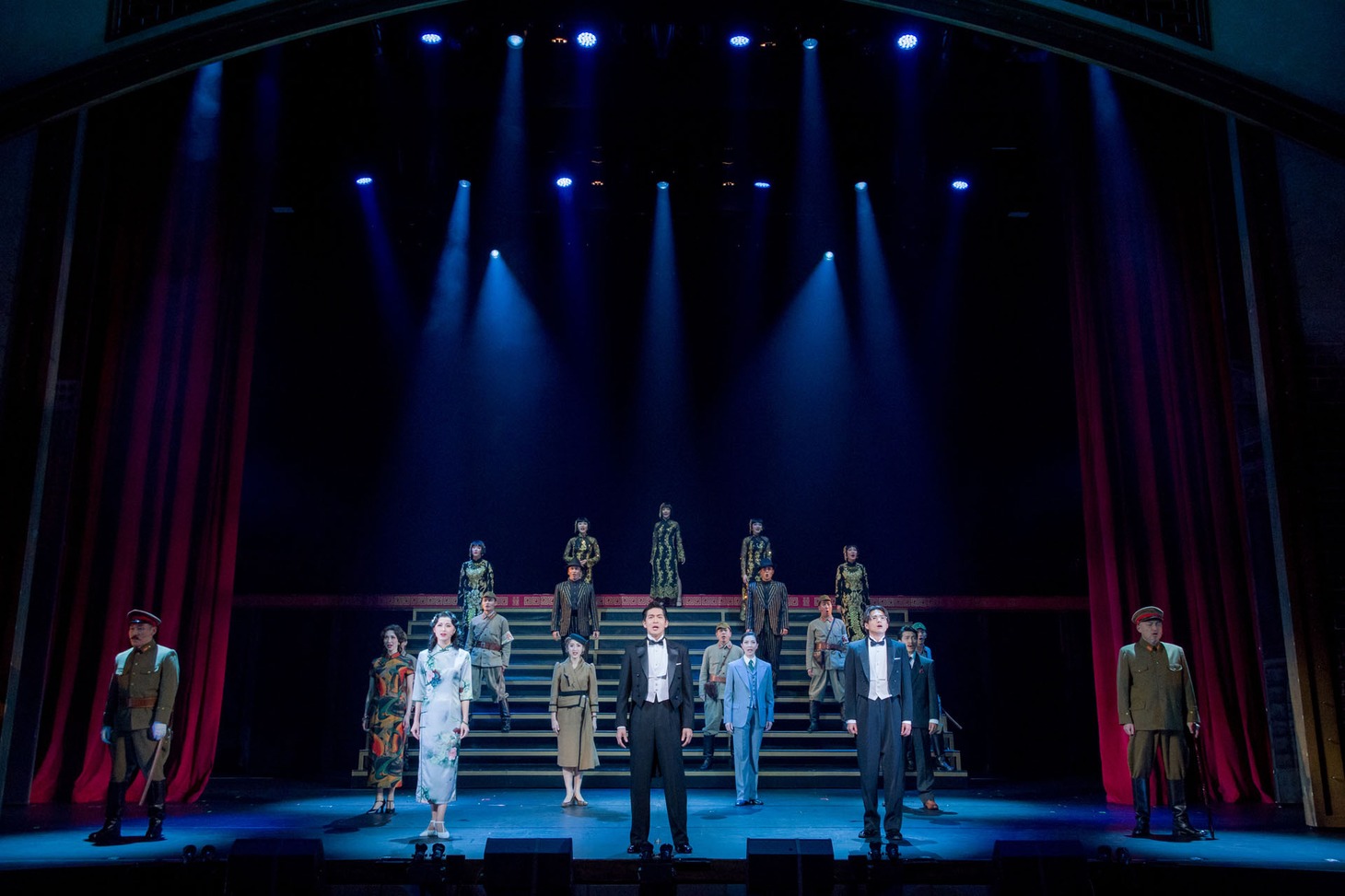 cube 25th presents 音楽劇「夜来香ラプソディ」より。（撮影：桜井隆幸）