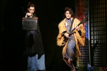 2022年劇団☆新感線42周年興行・春公演 いのうえ歌舞伎「神州無頼街」より。（撮影：田中亜紀）