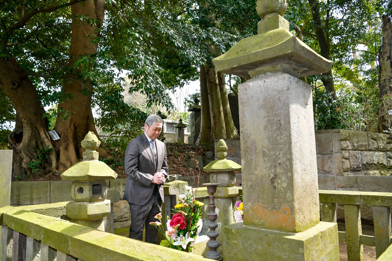 「天一坊大岡政談」尾上松緑、自身が演じる大岡越前守の墓参りに「身の引き締まる思い」