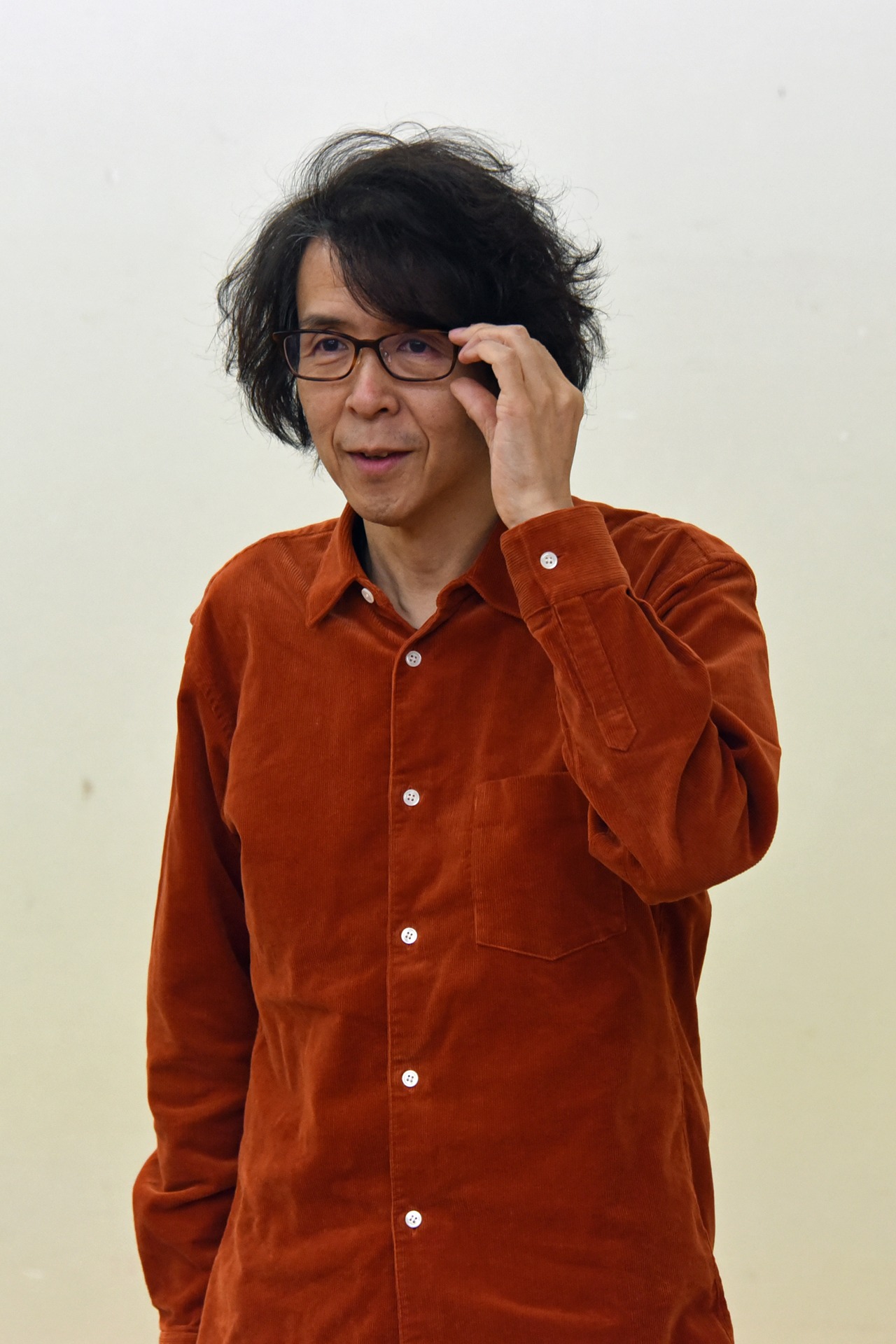 横内謙介