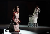 ミュージカル「ブラッド・ブラザーズ」より。（撮影：岩田えり）