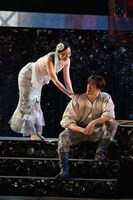 イッツフォーリーズ公演 ミュージカル「遠ざかるネバーランド」より。（撮影：日高仁）