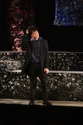 イッツフォーリーズ公演 ミュージカル「遠ざかるネバーランド」より。(撮影:日高仁)