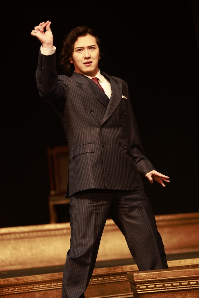 舞台「怖い絵」より。（撮影：高宮紀徹 / 67531graphics）