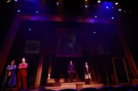 舞台「怖い絵」より。（撮影：高宮紀徹 / 67531graphics）