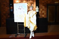 OSK日本歌劇団創立100周年記念公演「レビュー春のおどり」囲み取材より、楊琳。