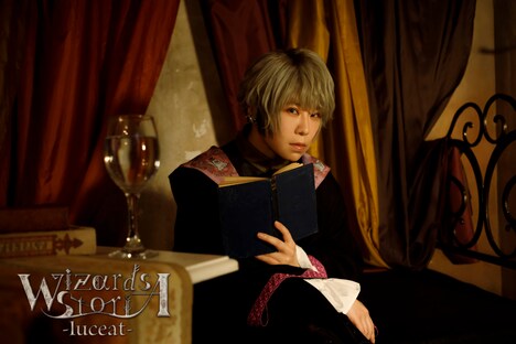 VALSHE扮するクライヴ。