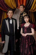 左から松本幸大（ジャニーズJr.）、野村宏伸、渡辺みり愛。