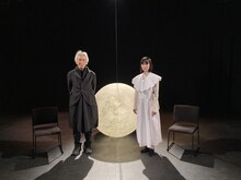 左から田中泯、橋本愛。（写真提供：NHK）