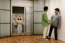 関田育子 延期公演「霊雨」より。（撮影：小島早貴）