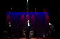 「つかこうへい十三回忌特別公演『新・熱海殺人事件』ラストスプリング」より。