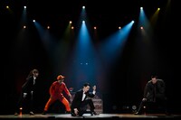 「つかこうへい十三回忌特別公演『新・熱海殺人事件』ラストスプリング」より。