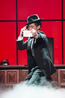 「つかこうへい十三回忌特別公演『新・熱海殺人事件』ラストスプリング」より。