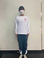 最終日は、ヨーロッパ企画の前回公演「九十九龍城」をほうふつとさせるロンT。中国語の意味は「幸運を祈る」。