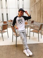 「アンチポデス」の登場人物のファッションを意識したコーディネート。