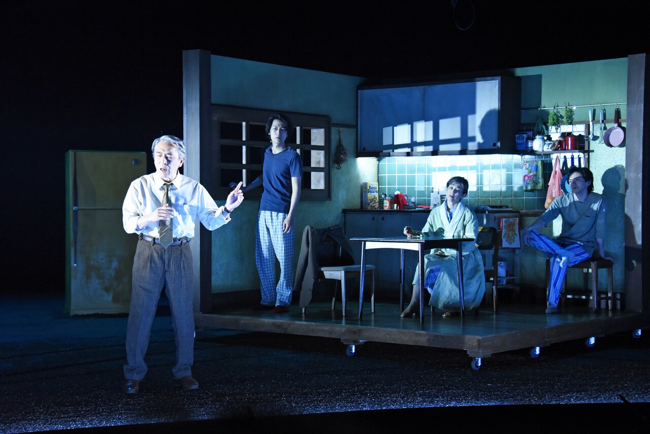 パルコ・プロデュース2022「セールスマンの死」フォトコールより。