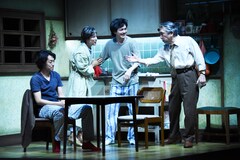 段田安則が現実と幻想の間をさまよう、“渾身の”「セールスマンの死」開幕