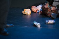 コンプソンズ #9「イン・ザ・ナイトプール」より。（撮影：コムラマイ）