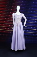 神戸ファッション美術館開館25周年記念「華麗なる宝塚歌劇衣装の世界」展示イメージ。(c)宝塚歌劇団