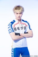 高崎俊吾扮する福富寿一。