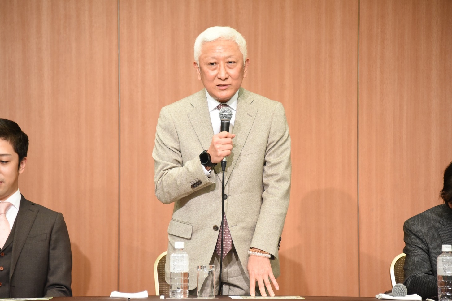 中村時蔵（中央）
