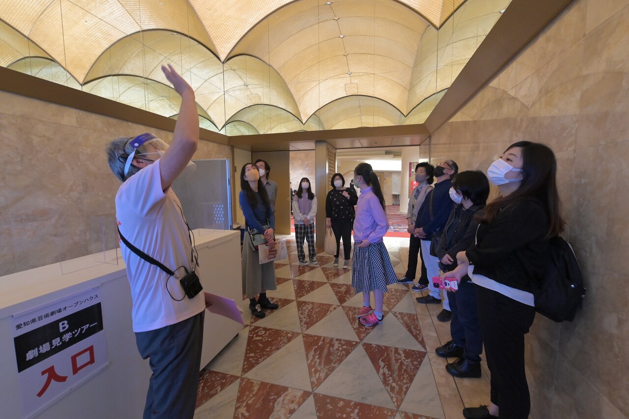 自由に見るかガイド付きで見るか「愛知県芸術劇場オープンハウス」2022年も開催