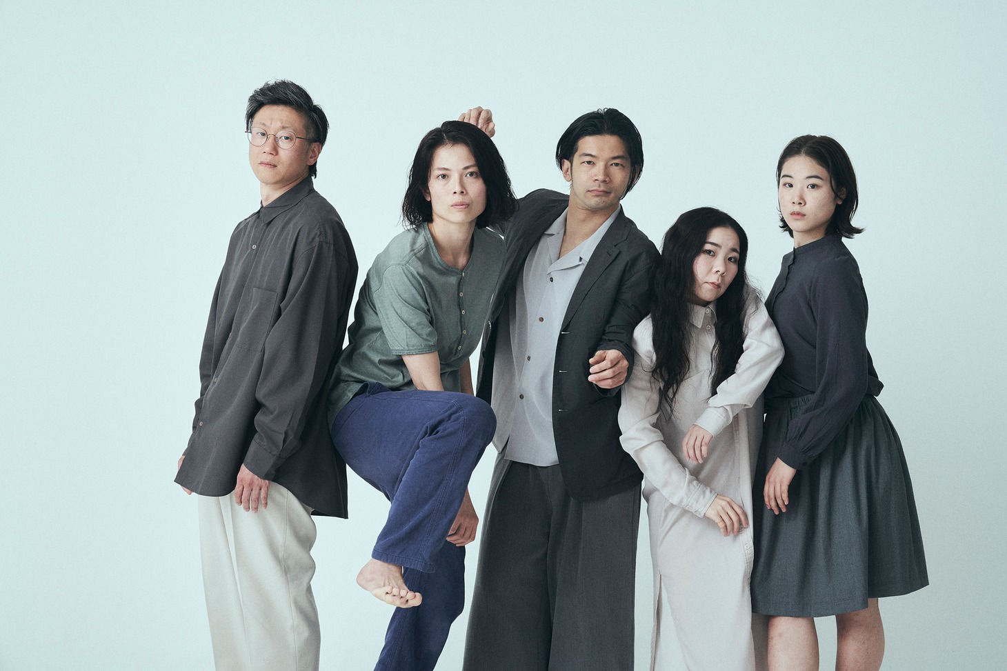 踊る「熊谷拓明」カンパニー 新作ダンス劇「yasuraka.」出演者（
撮影：川面健吾）