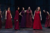 パルコ・プロデュース 2021「ジュリアス・シーザー」（撮影：加藤幸広）