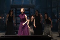 パルコ・プロデュース 2021「ジュリアス・シーザー」（撮影：加藤幸広）