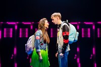 ミュージカル「BE MORE CHILL（ビー・モア・チル）」ロンドン公演より。（photograph of the original London cast / Matt Crockett for Dewynters）